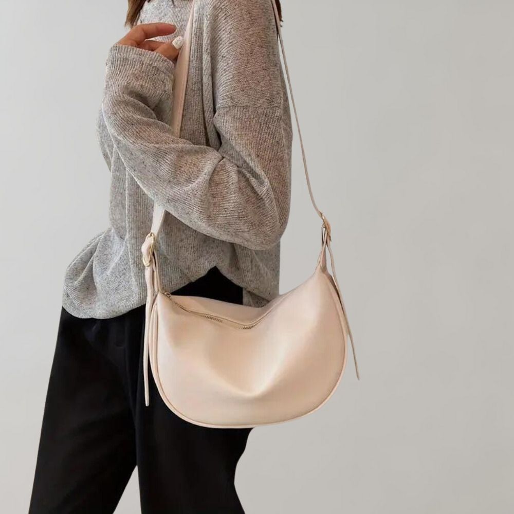 Chic Vegan Leather Crossbody Bag – Sleek Minimalist Style