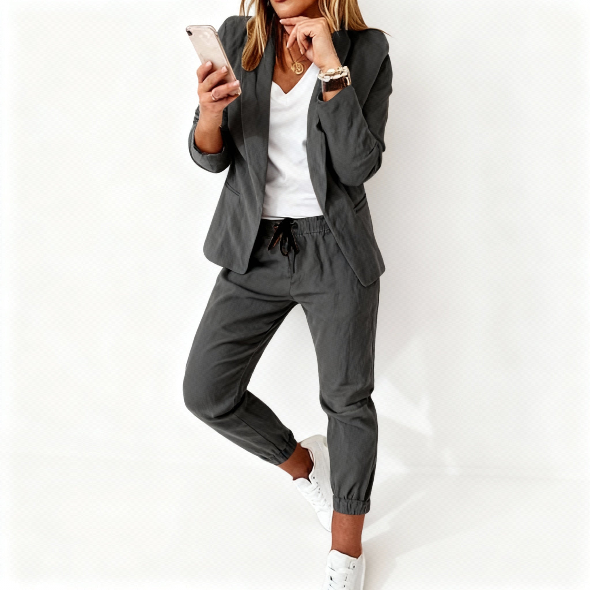 Chic Women's Blazer and Jogger Set – Coordinated Blazer with Matching Trousers