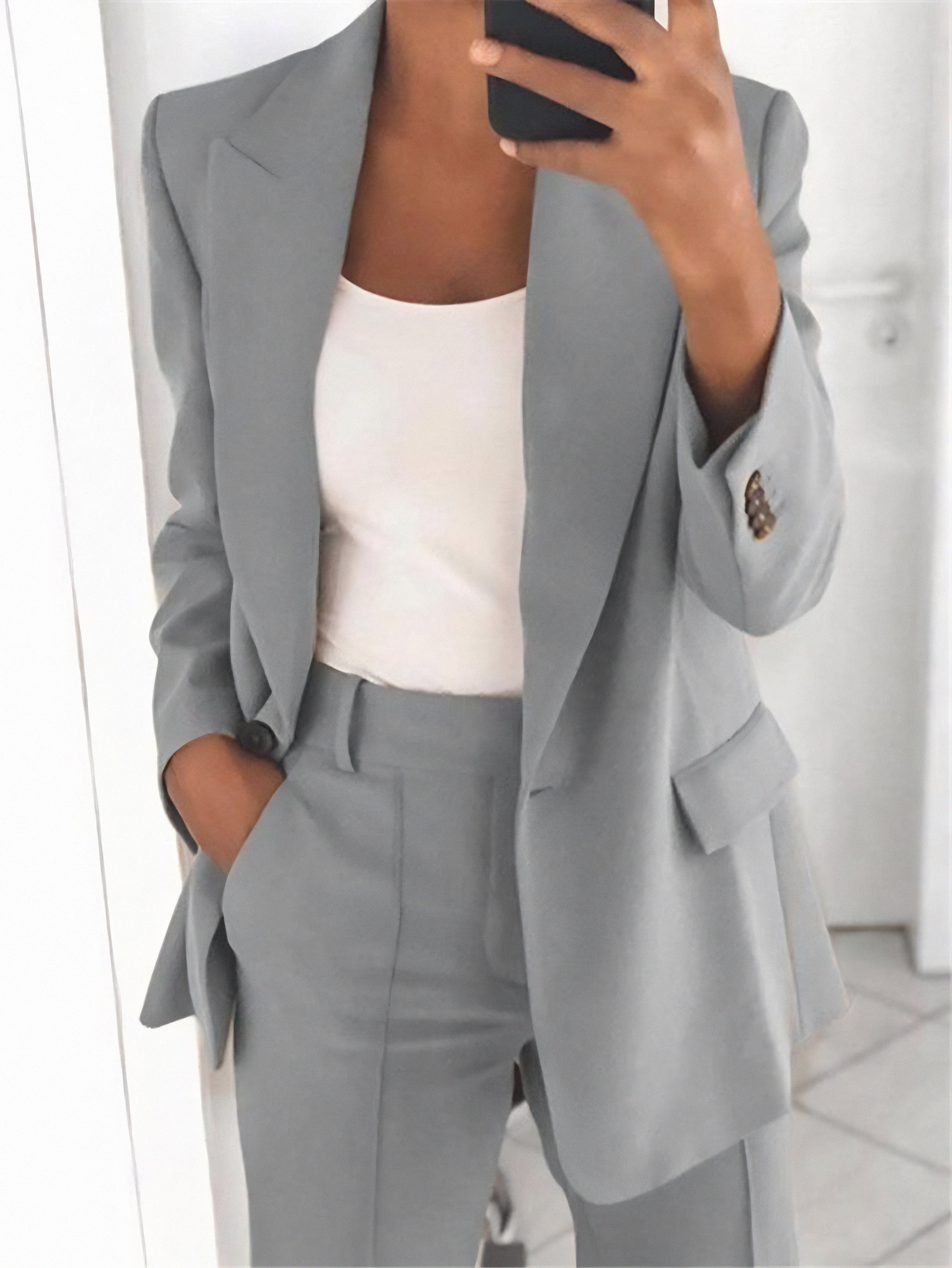 Comfortable Women's Suit with Relaxed Fit