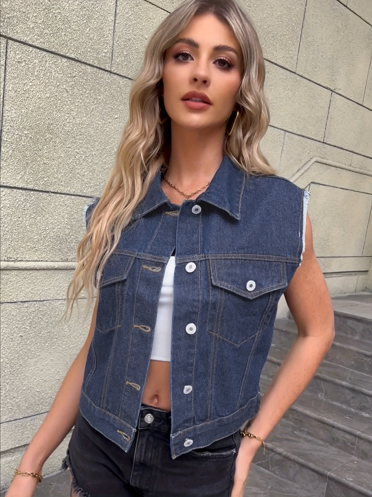 Johanna - Sleeveless Denim Jacket with Flap Pockets