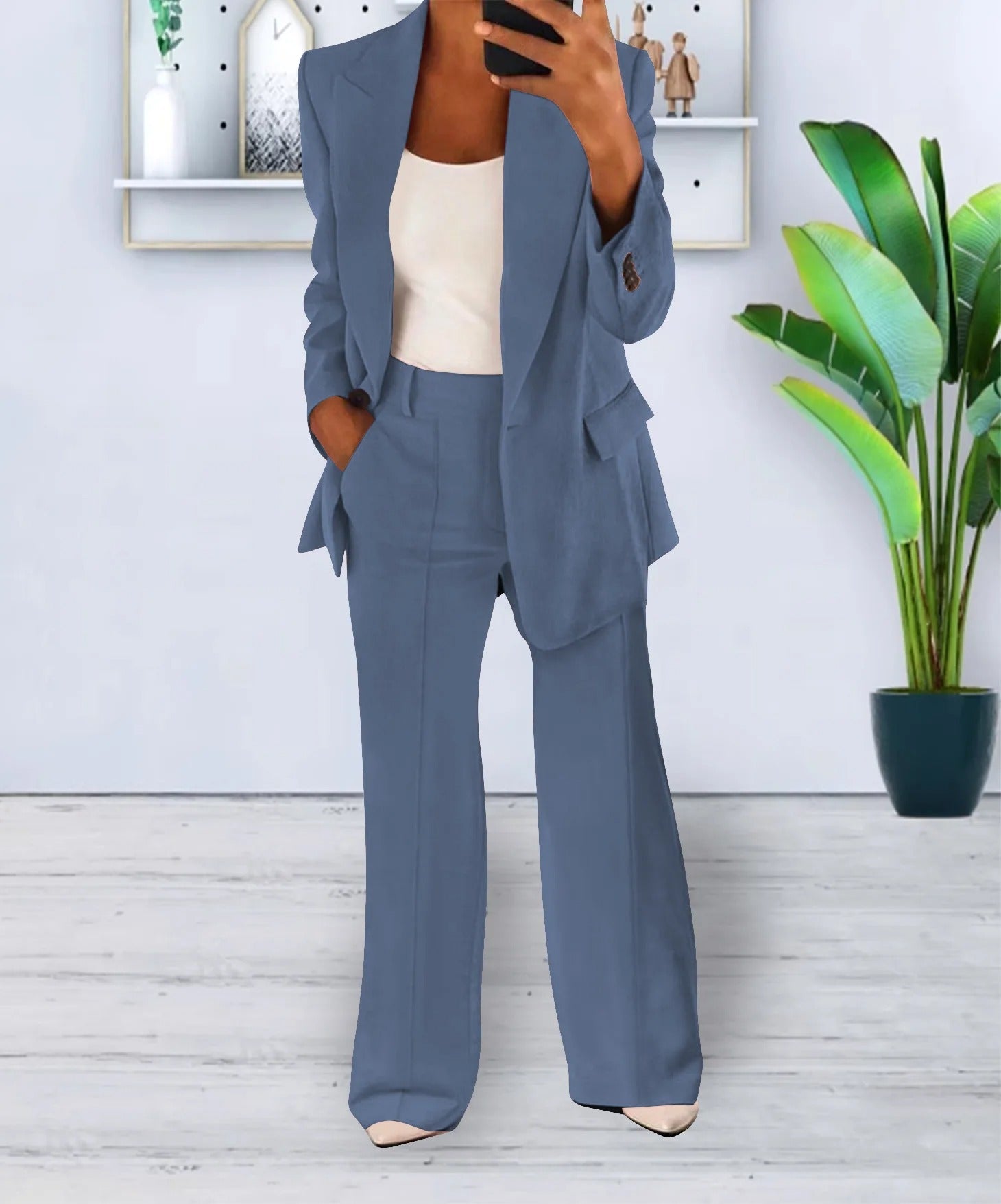 Comfortable Women's Suit with Relaxed Fit